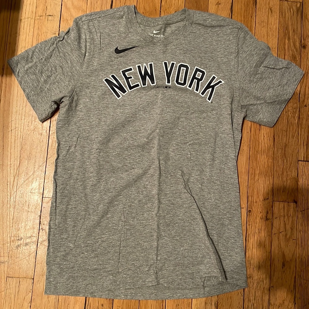 New York Yankees, Aaron Judge jersey by Nike size medium.
